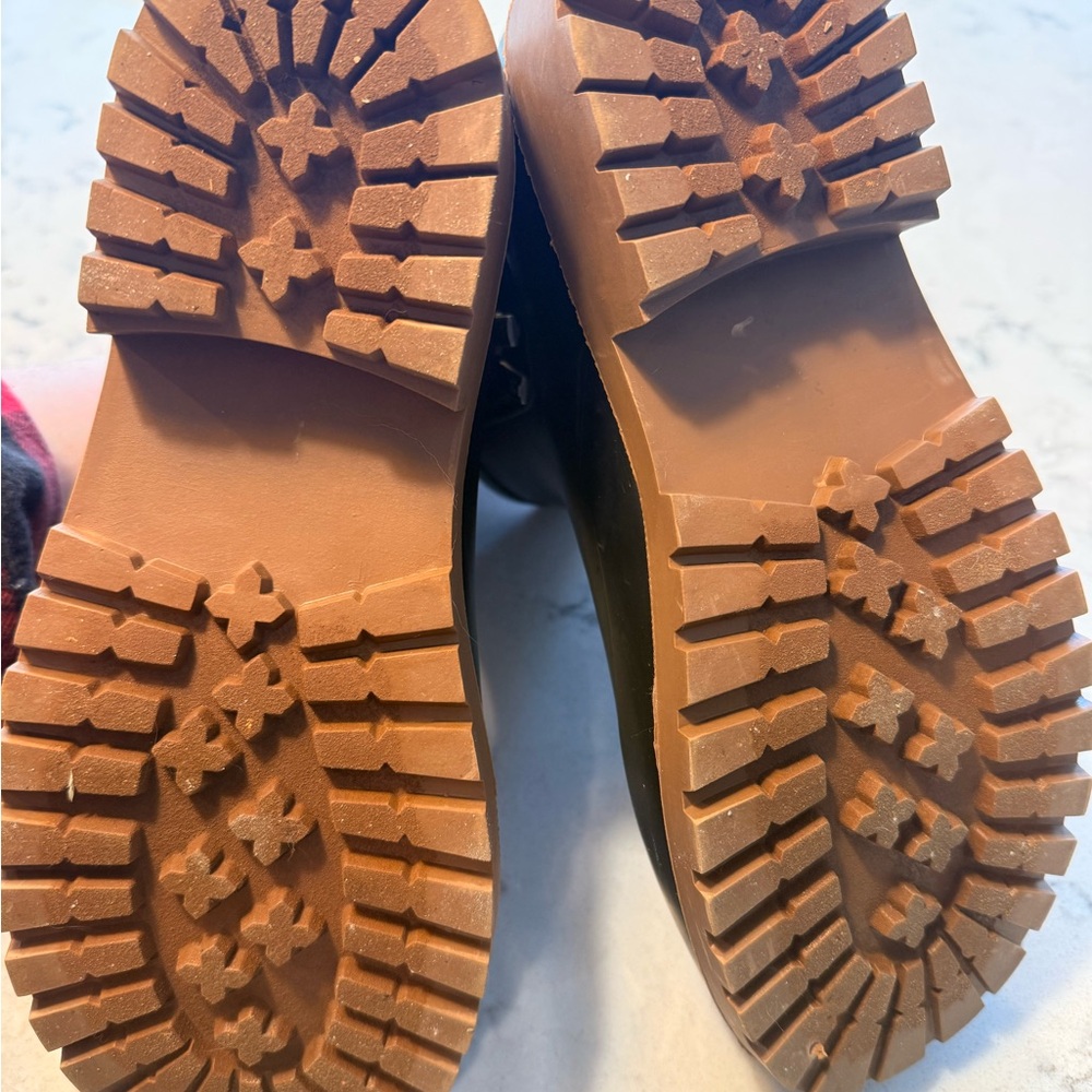 Lucky Brand 🍀 Black Ankle Rain Boots - Picture 6 of 6